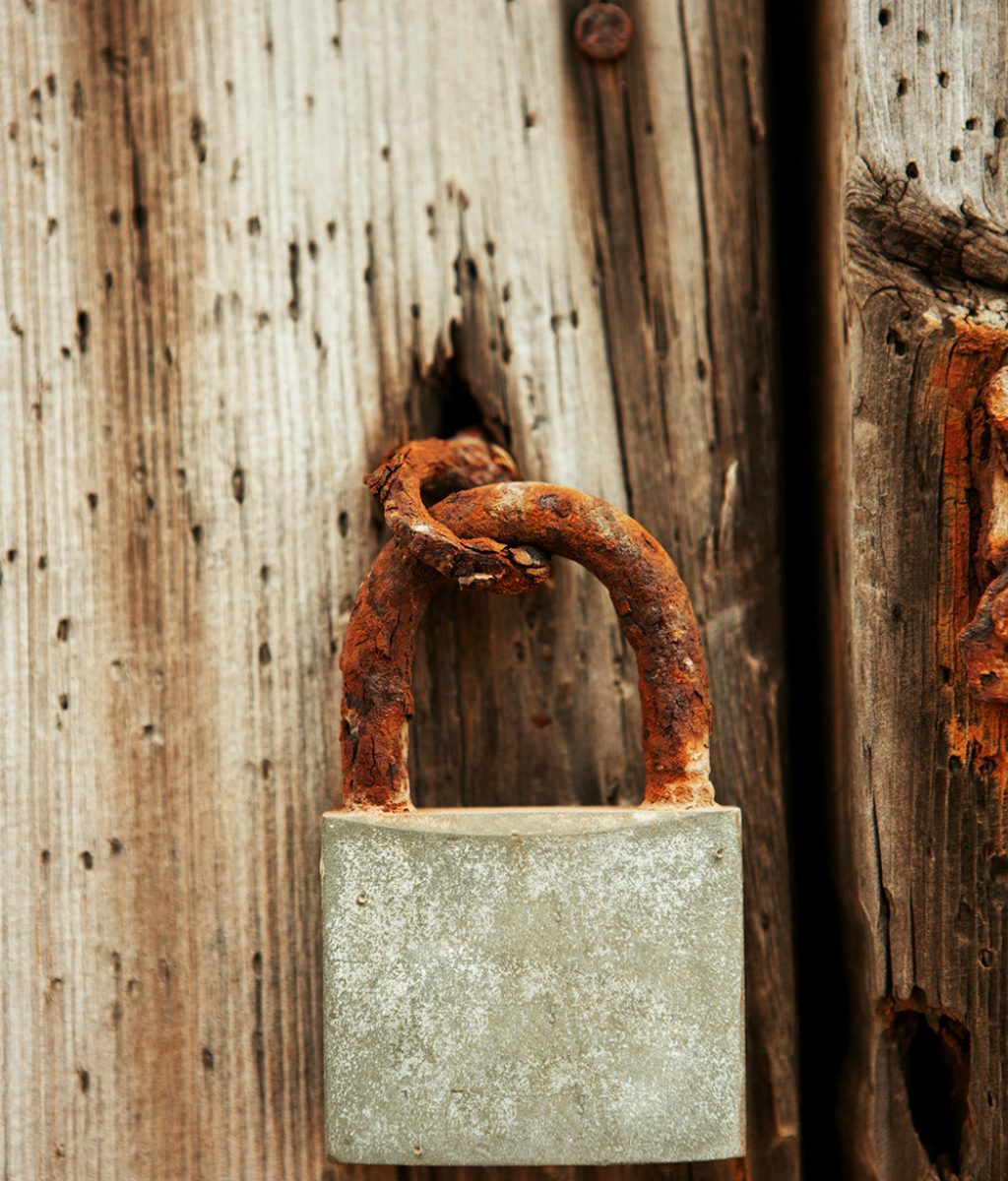 rusty old shed padlock outbuilding security cjw locksmiths
